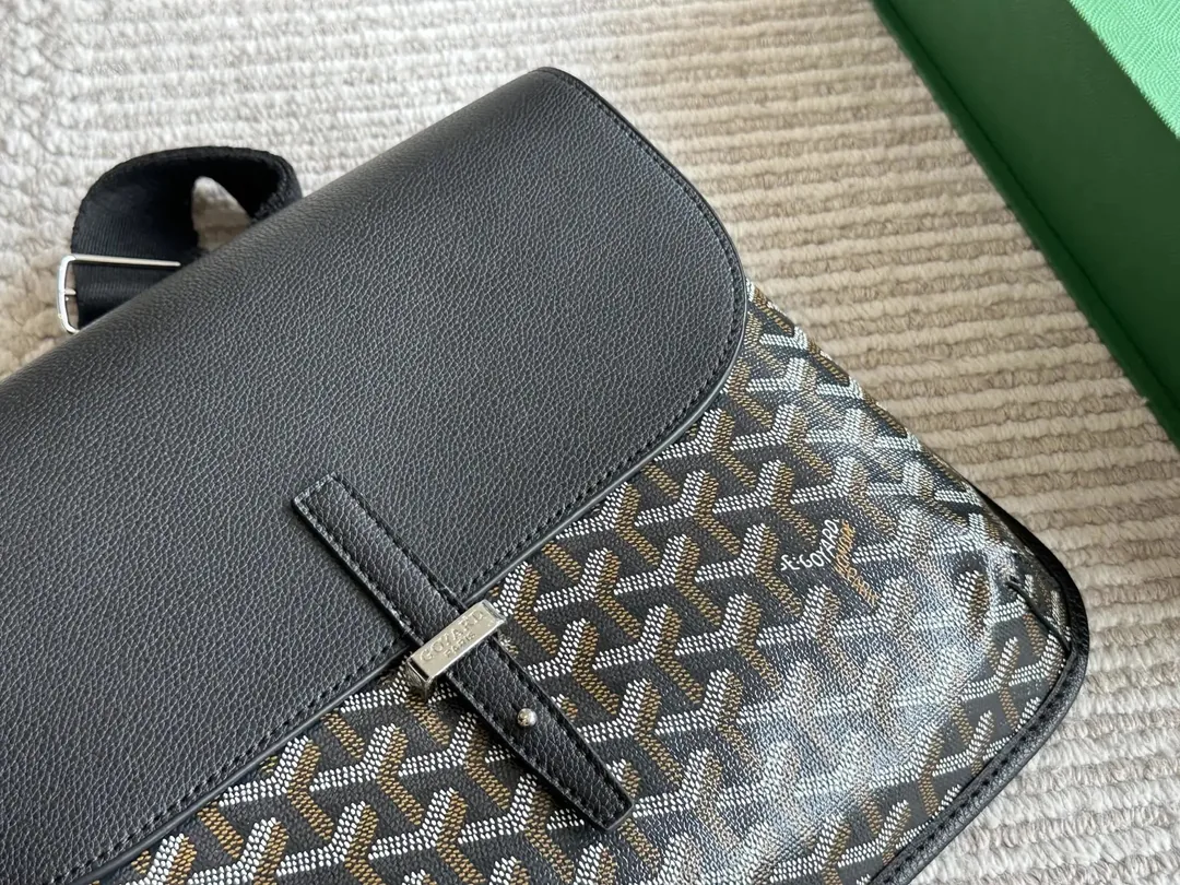 Goyard Messenger Bag — photo 2
