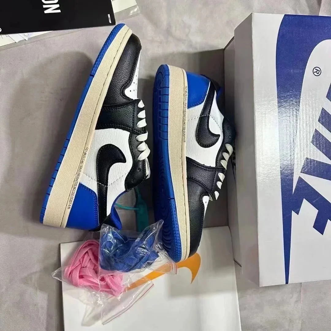 Jordan 1 Low Travis Scott Sneakers — photo 4