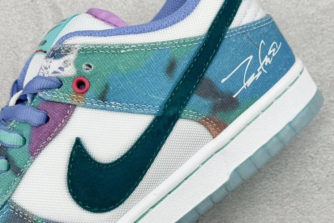 Nike SB Dunk Low Futura Laboratories White Blue Sneakers — photo 9