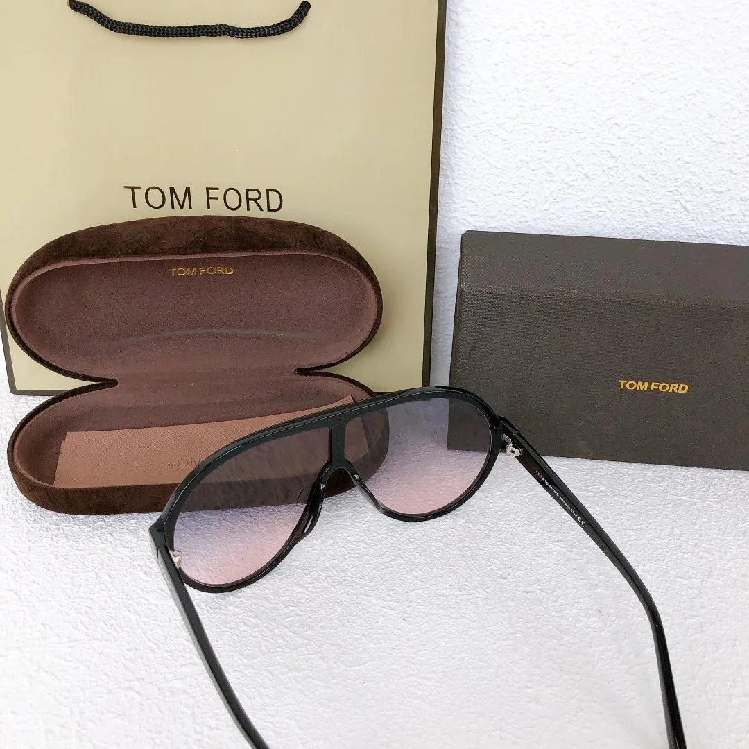 Tom Ford Sunglasses TF814 — photo 6