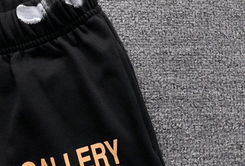 Sweatpants — Photo 8