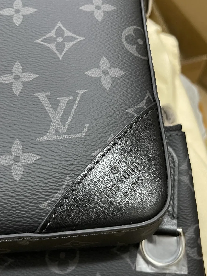 Louis Vuitton Trio Messenger Bag — Photo 7