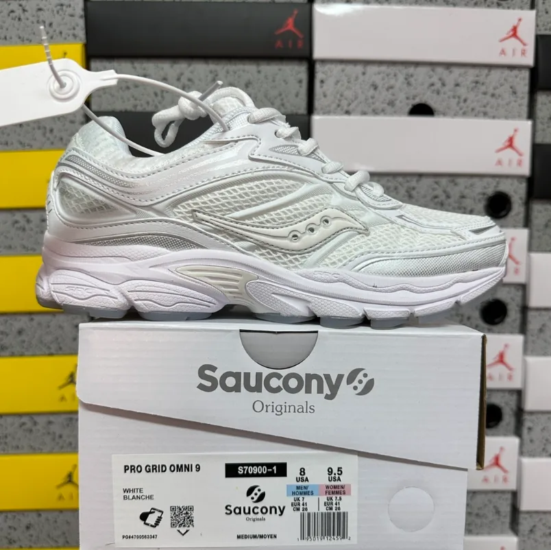 Saucony ProGrid Omni 9 Sneakers — Photo 2