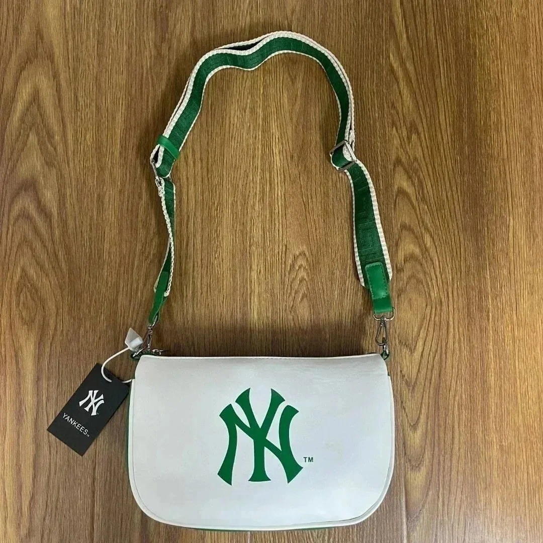 Shoulder Bag — QC