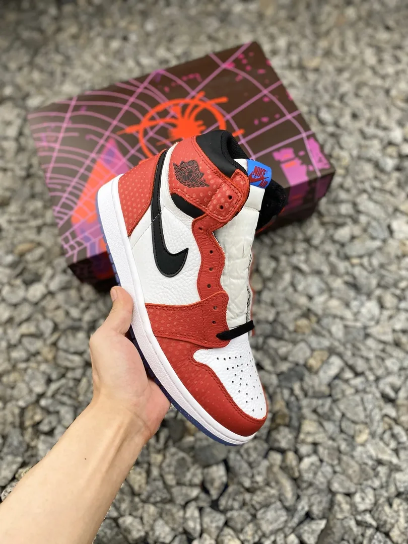 Air Jordan 1 Spider-Man Red — Photo 10