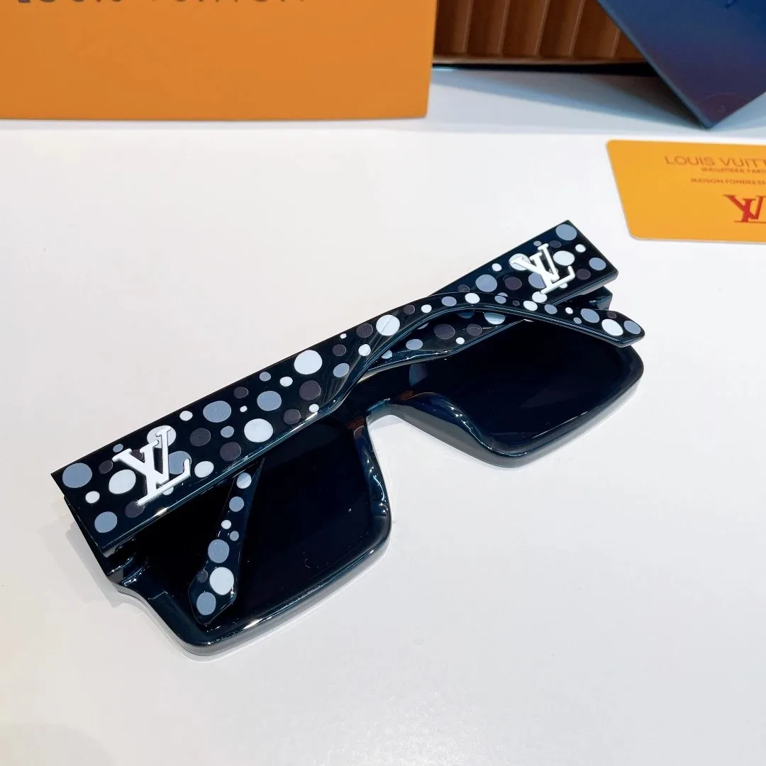 Runway Sunglasses — QC
