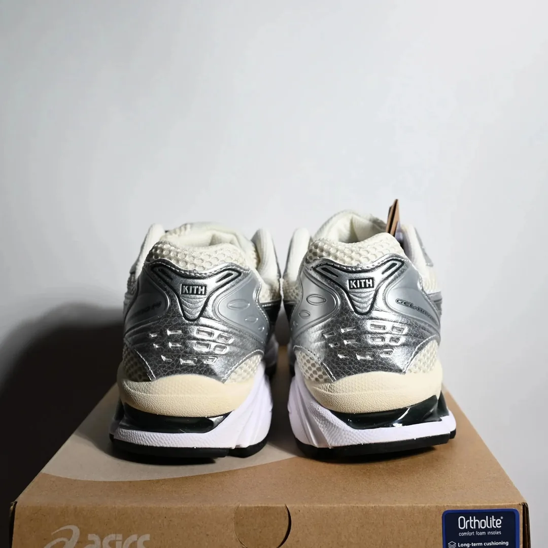 Asics Gel-Kayano 14 Gel-Quantum Grey Runners — Photo 15