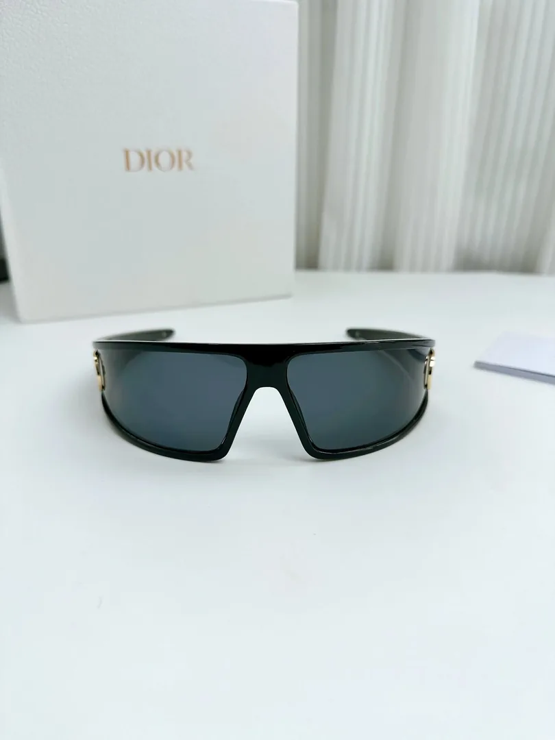 M1U Sunglasses — photo 11