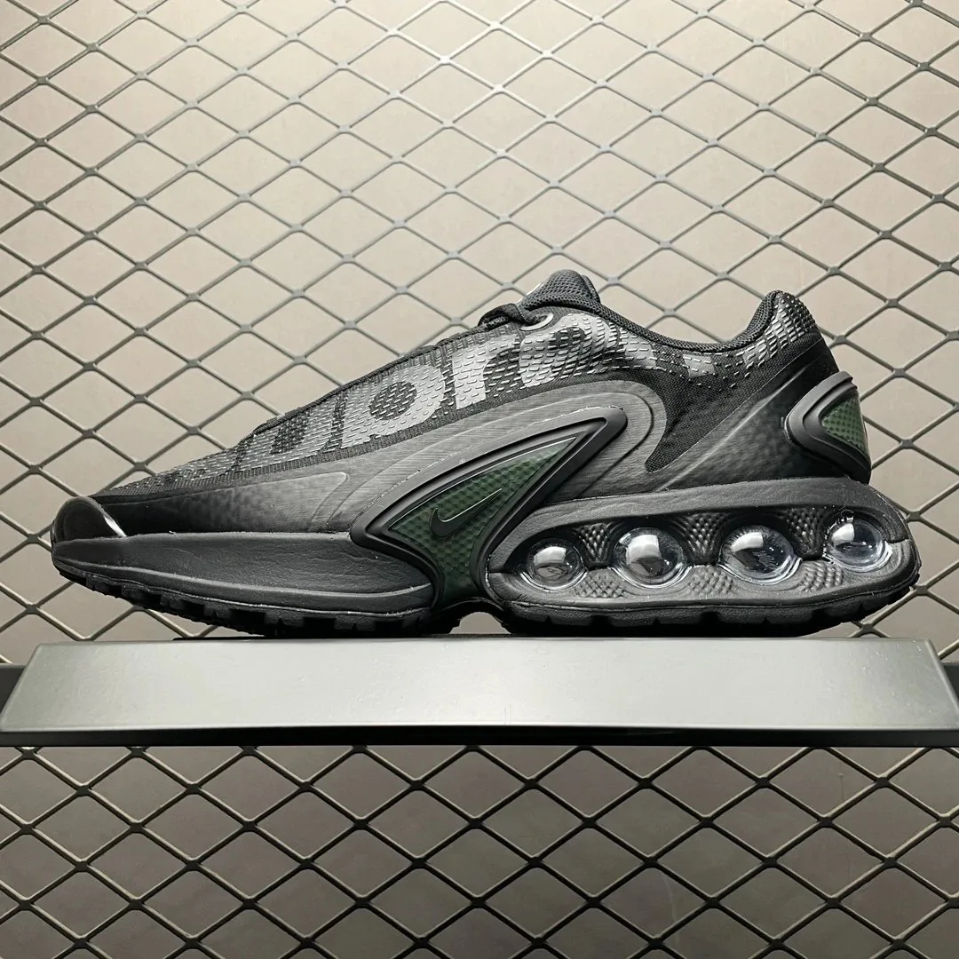 Nike Air Max Dn Solid Black Low-Top Trainers