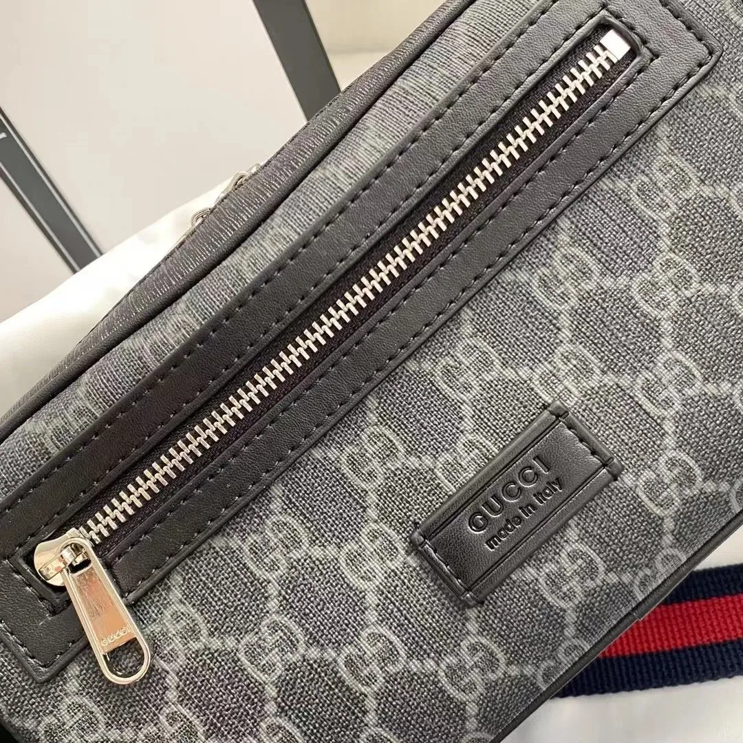 Gucci Messenger Bag — Photo 12