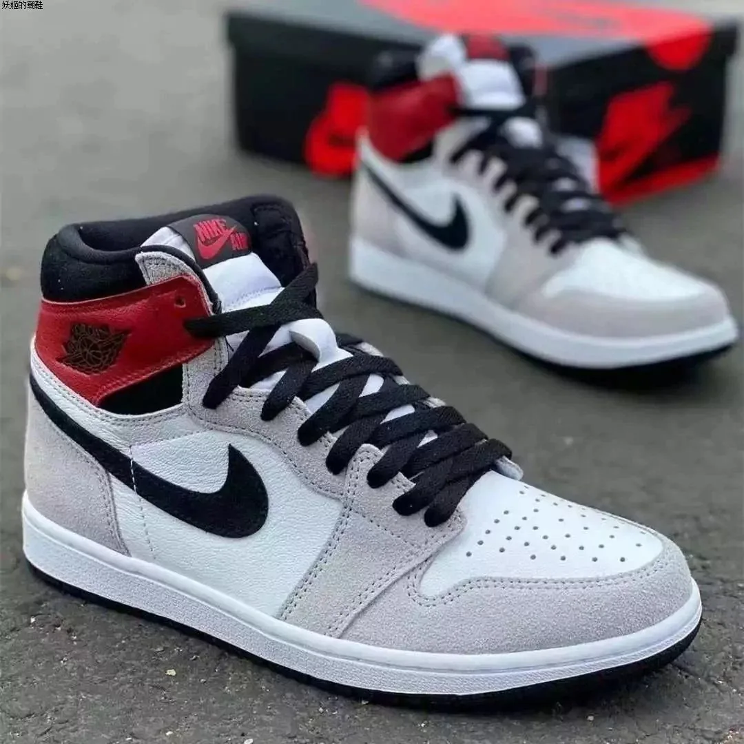 Air Jordan 1 High Smoke Grey — Photo 7