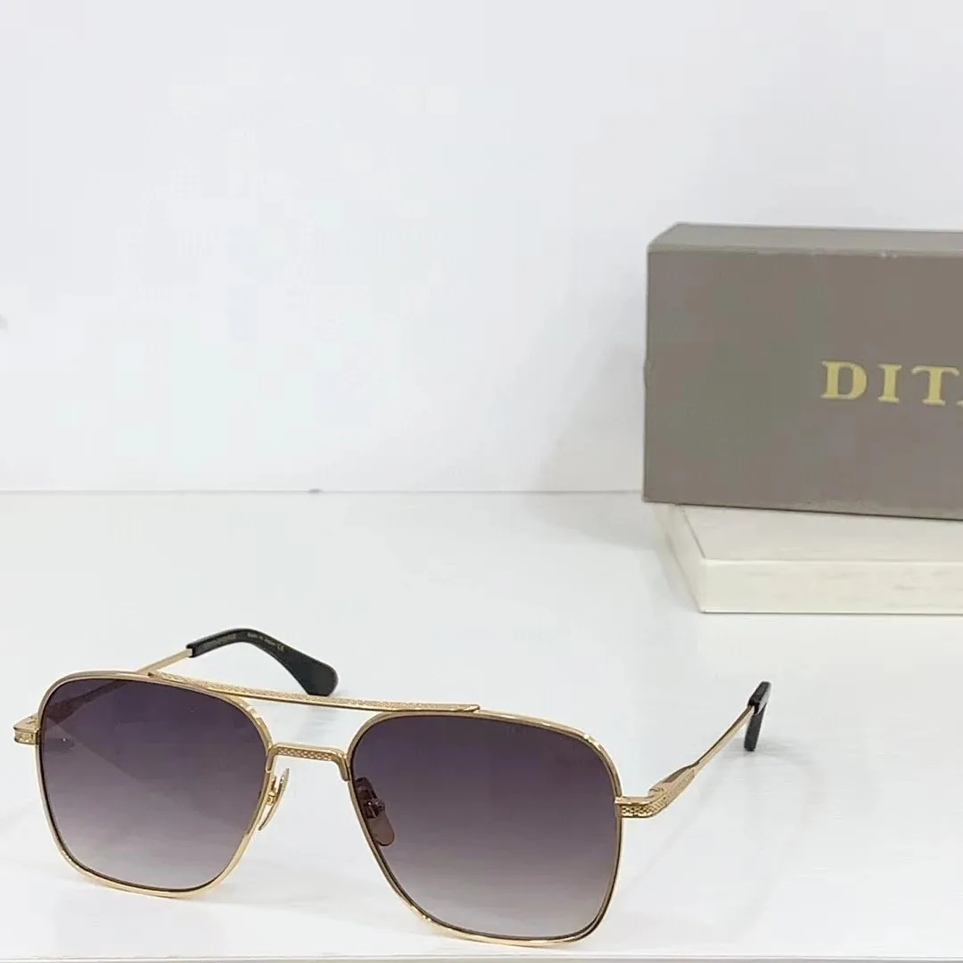 Dita Sneakers — QC