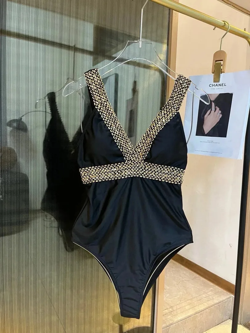 Swimsuit — Photo 13