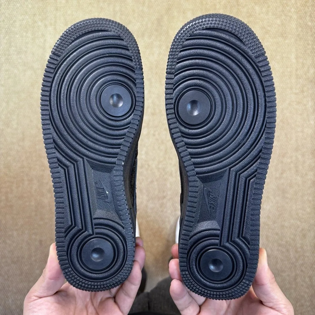 Nike Air Force 1 Kobe Low Black Snake — Photo 5
