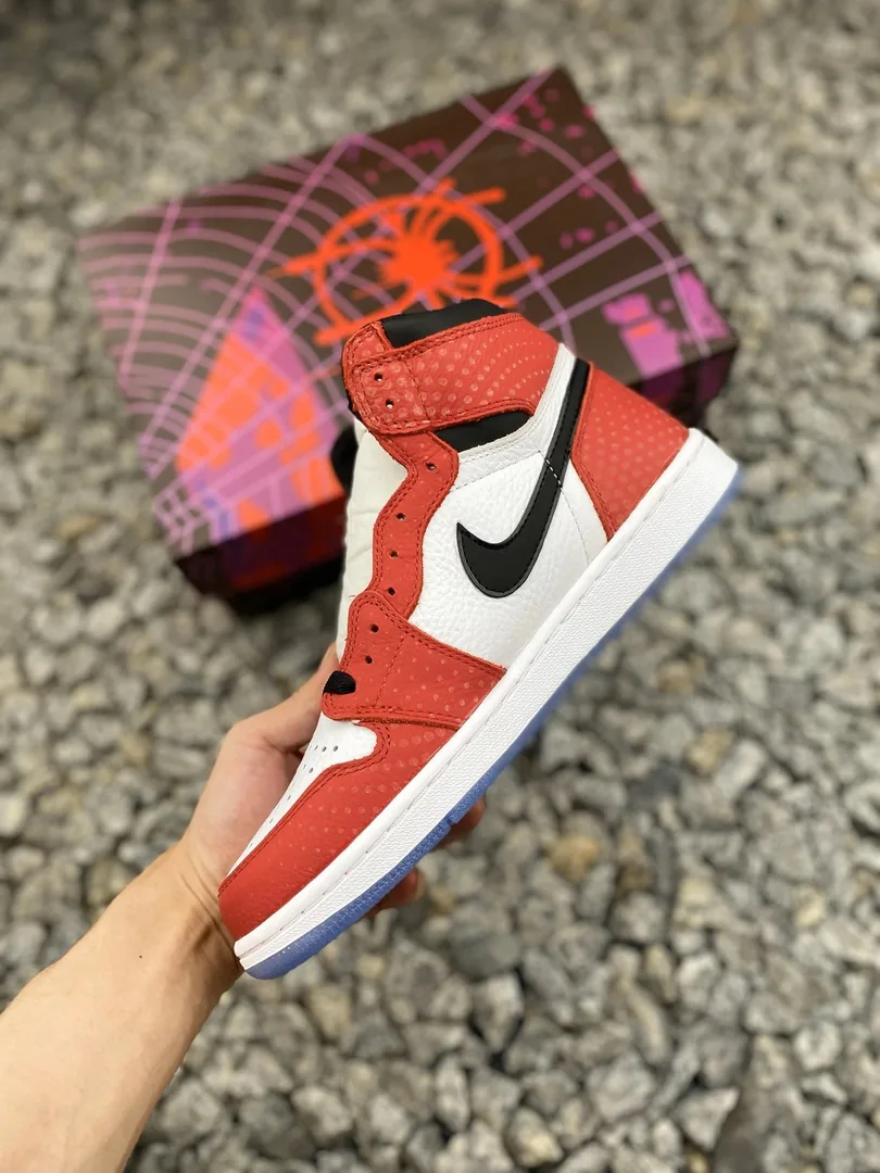 Air Jordan 1 Spider-Man Red — Photo 12