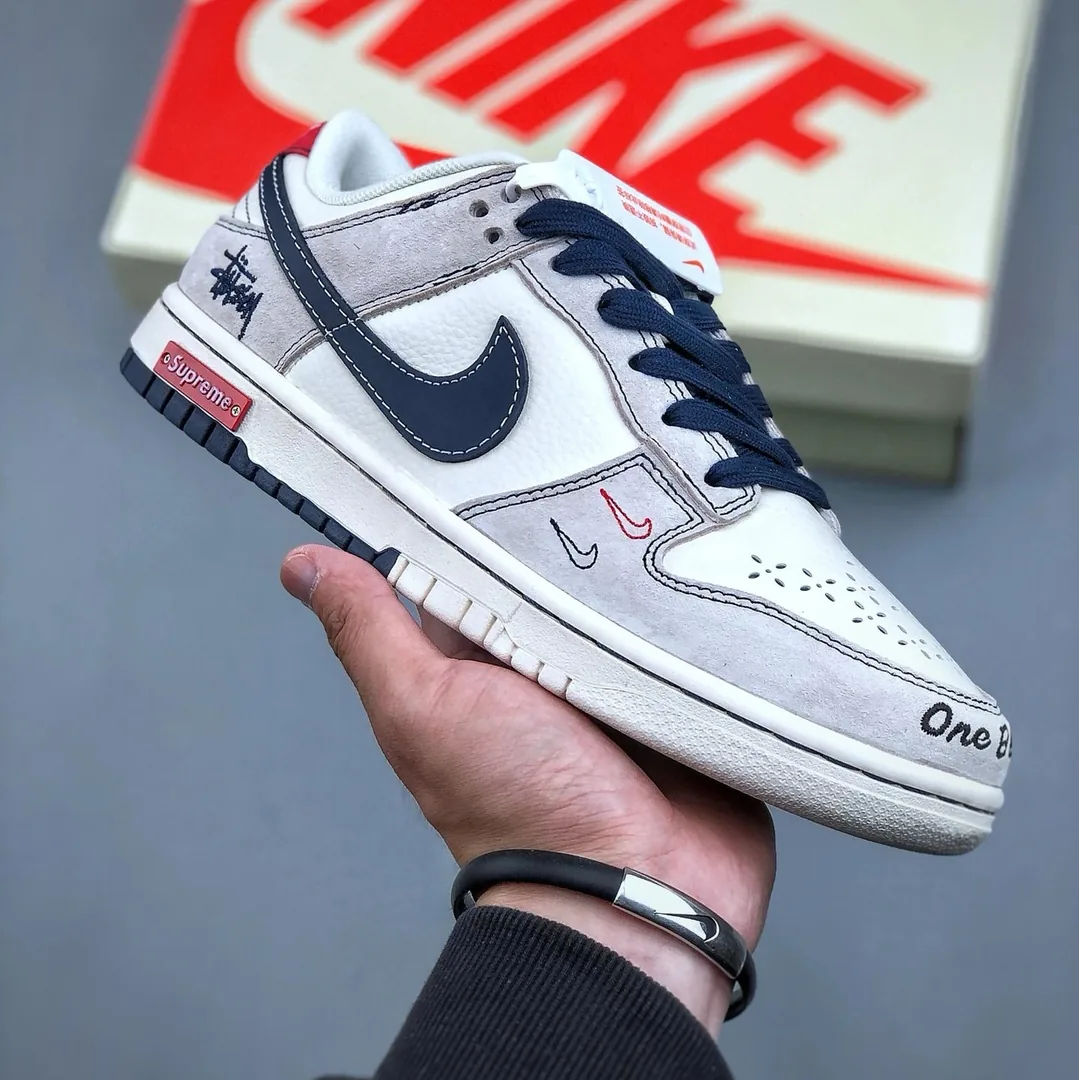 Nike Dunk Sneakers — photo 4
