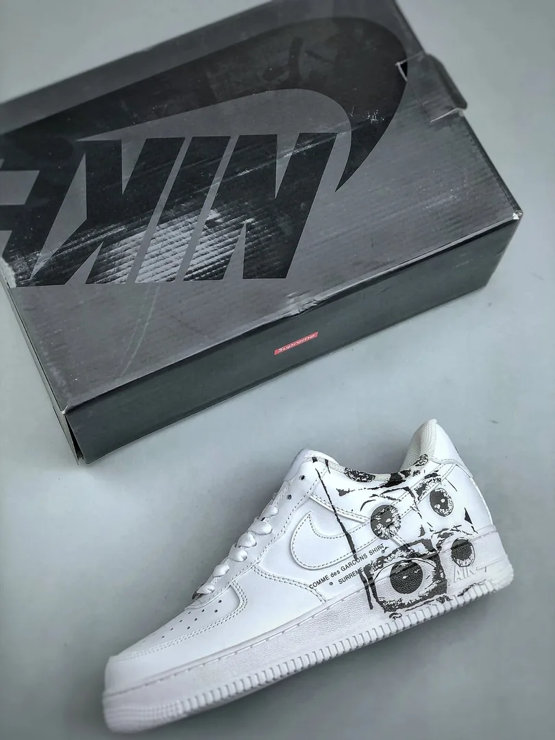 White Black Air Force 1 Supreme — Photo 4
