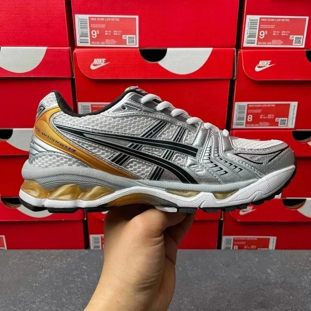 Asics White Athletic Sneakers — Photo 11