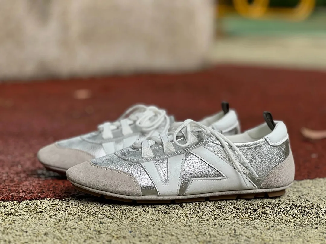 Louis Vuitton Blue Street Trainers — Photo 7