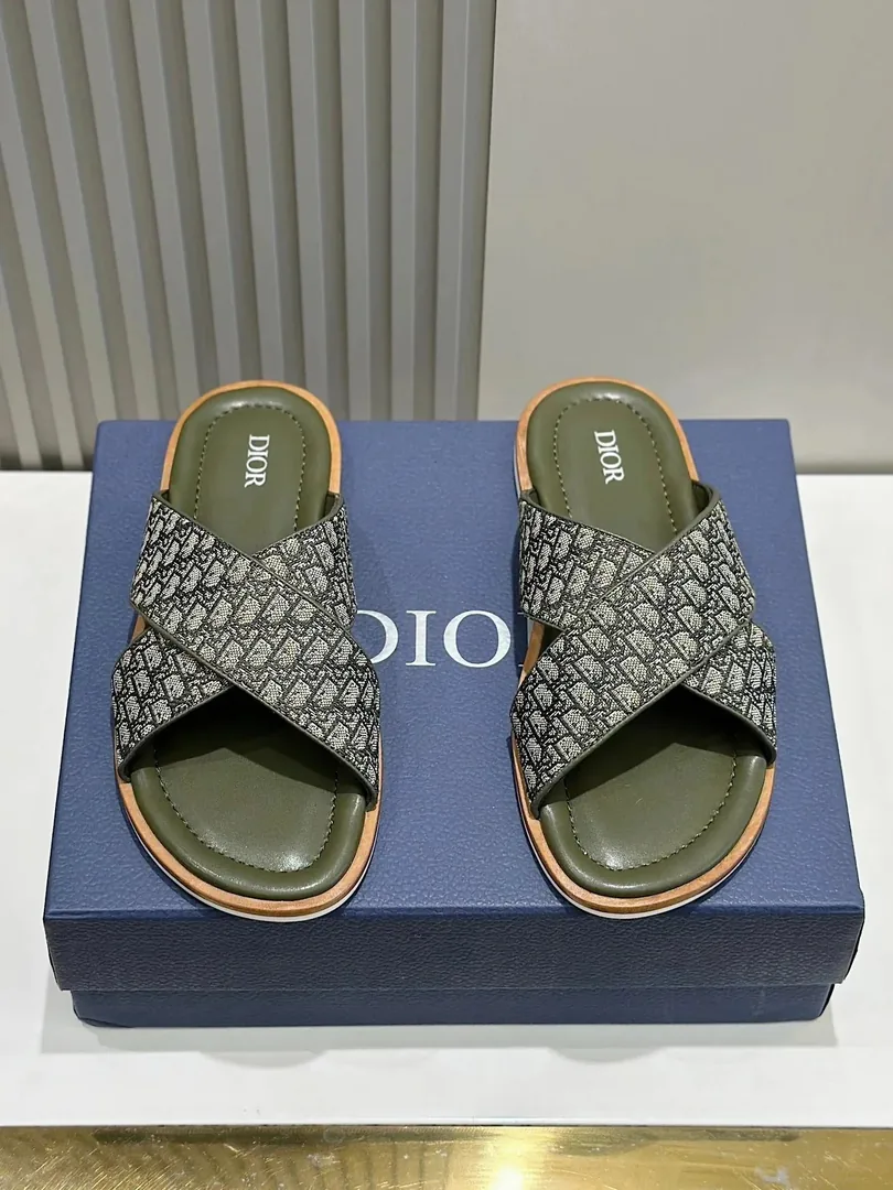 Dior Oblique Logo Slide Sandals Collection — Photo 15