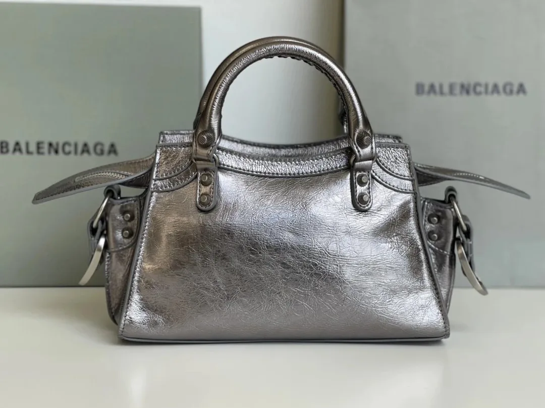 Balenciaga Neo Cagole Motorcycle Bag — QC