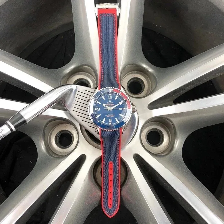 Rolex Rose Gold Blue Dial Rubber Strap Watch — Photo 3