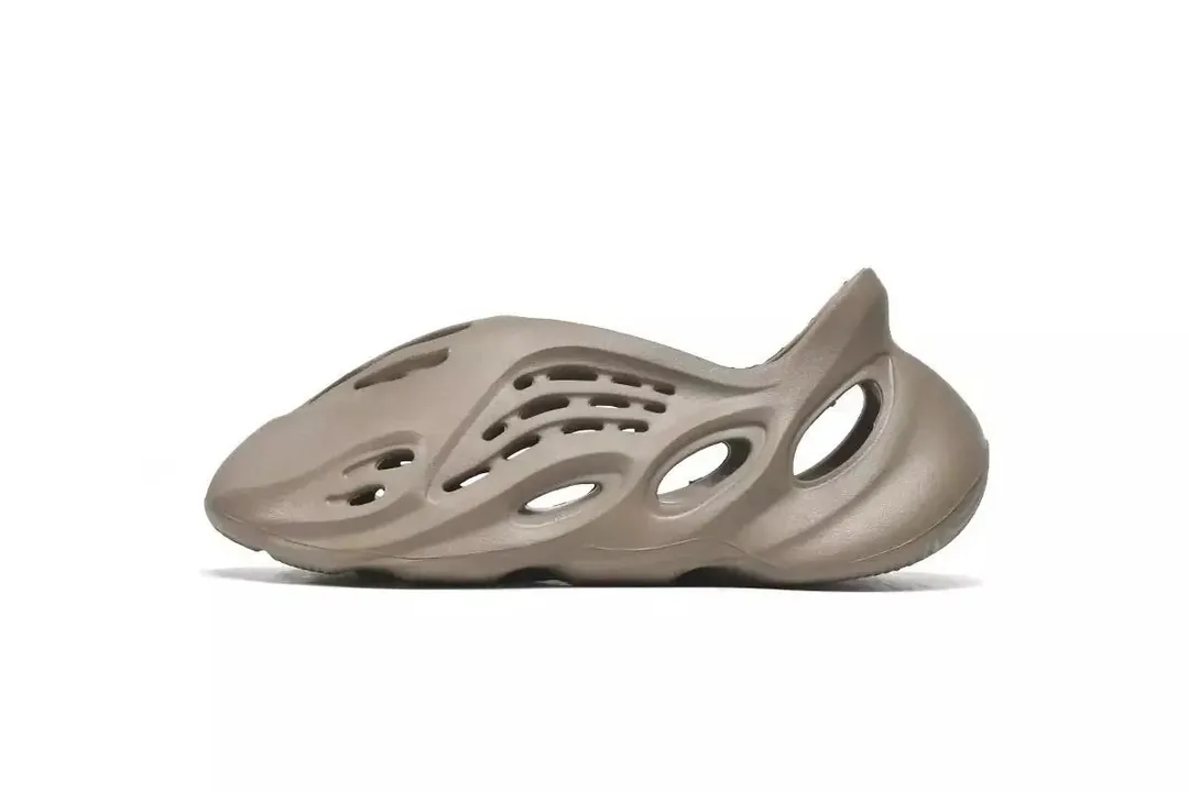 Yeezy Foam Runner Sneakers — Photo 12