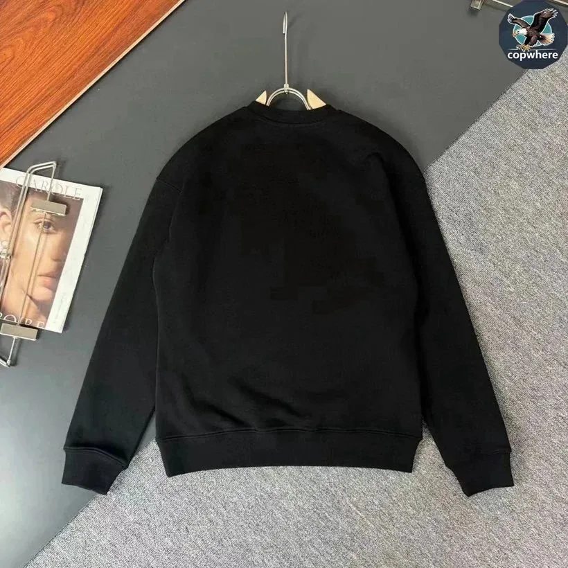 Gucci Long-Sleeve Tee — Photo 2