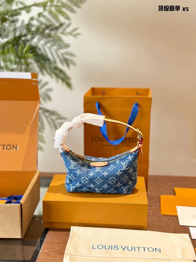 Louis Vuitton Monogram Denim Bag — Photo 4