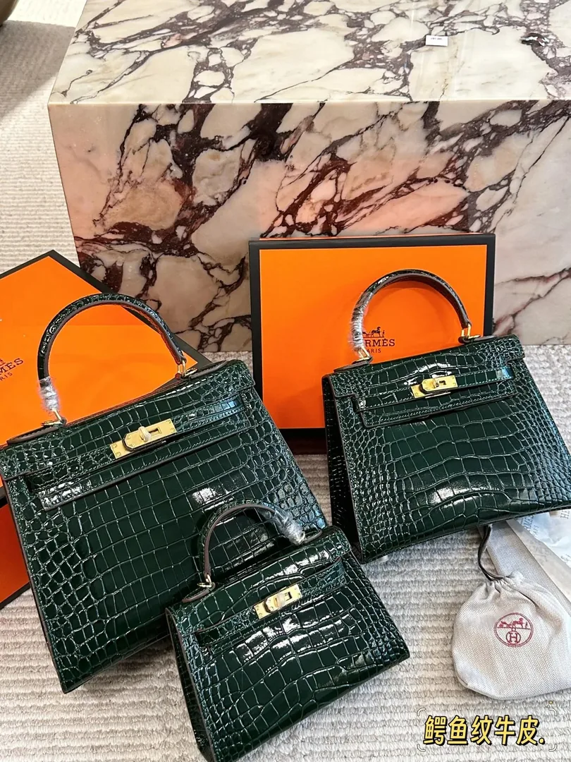 Hermes Kelly Leather Handbag — QC