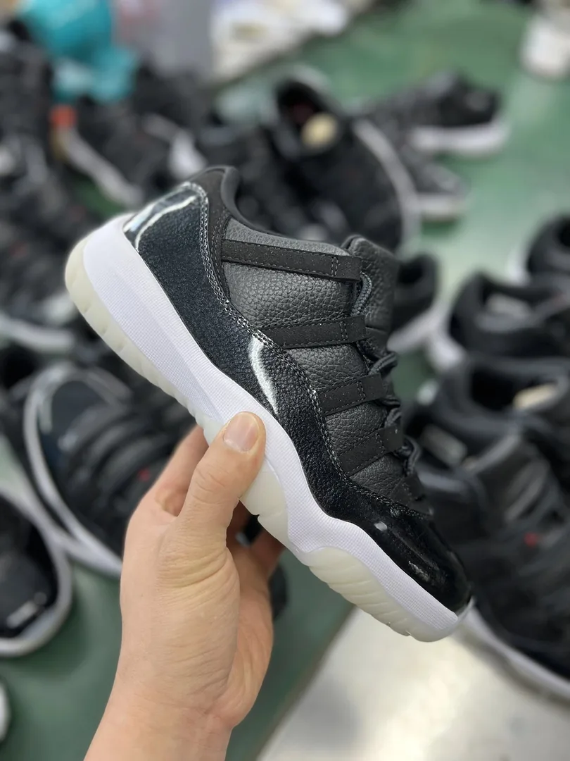 Air Jordan 11 Low Camo