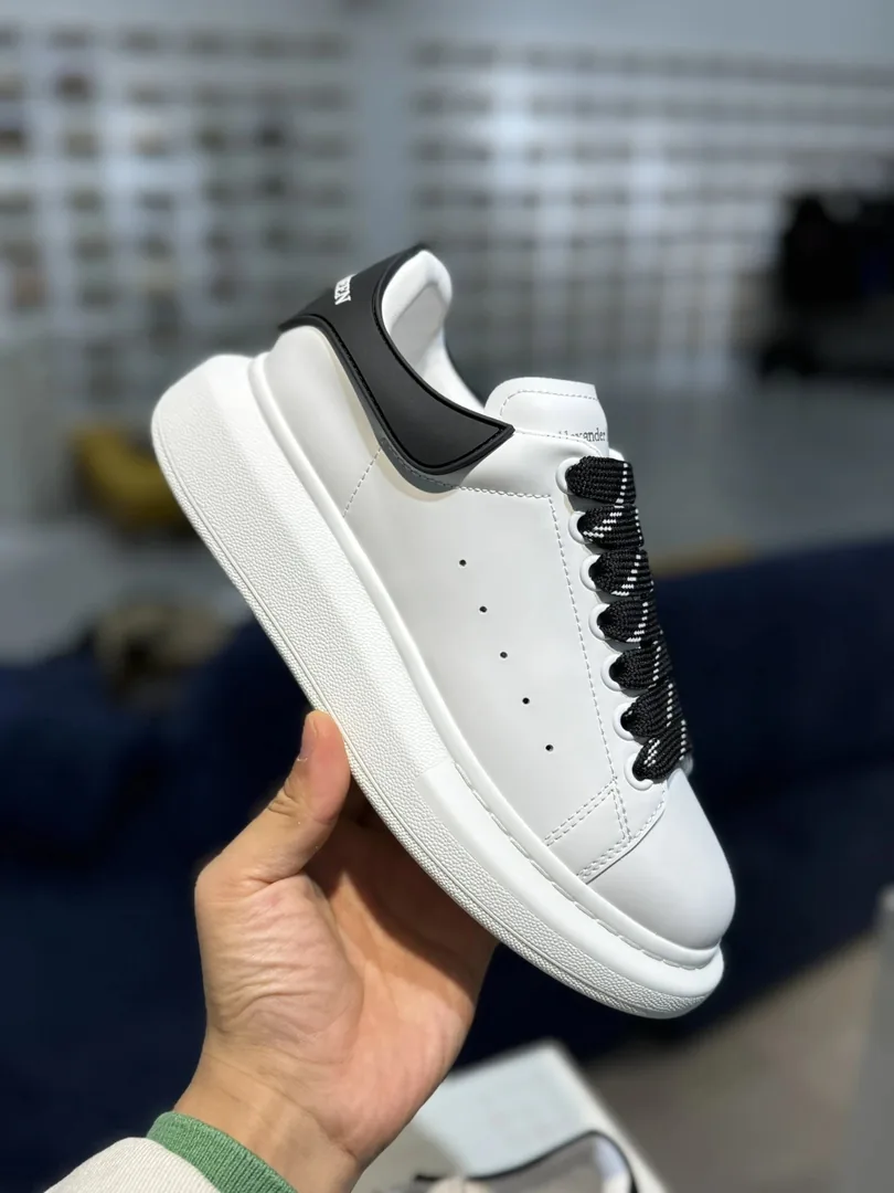 Alexander McQueen Oversized Sneaker White Black Platform Sneakers — Photo 6