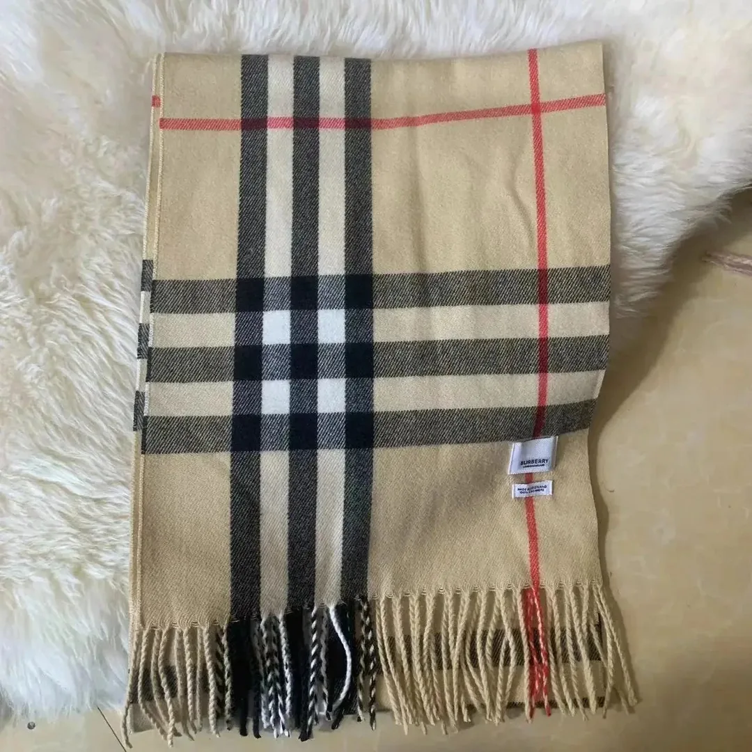 Burberry Scarf — Photo 7