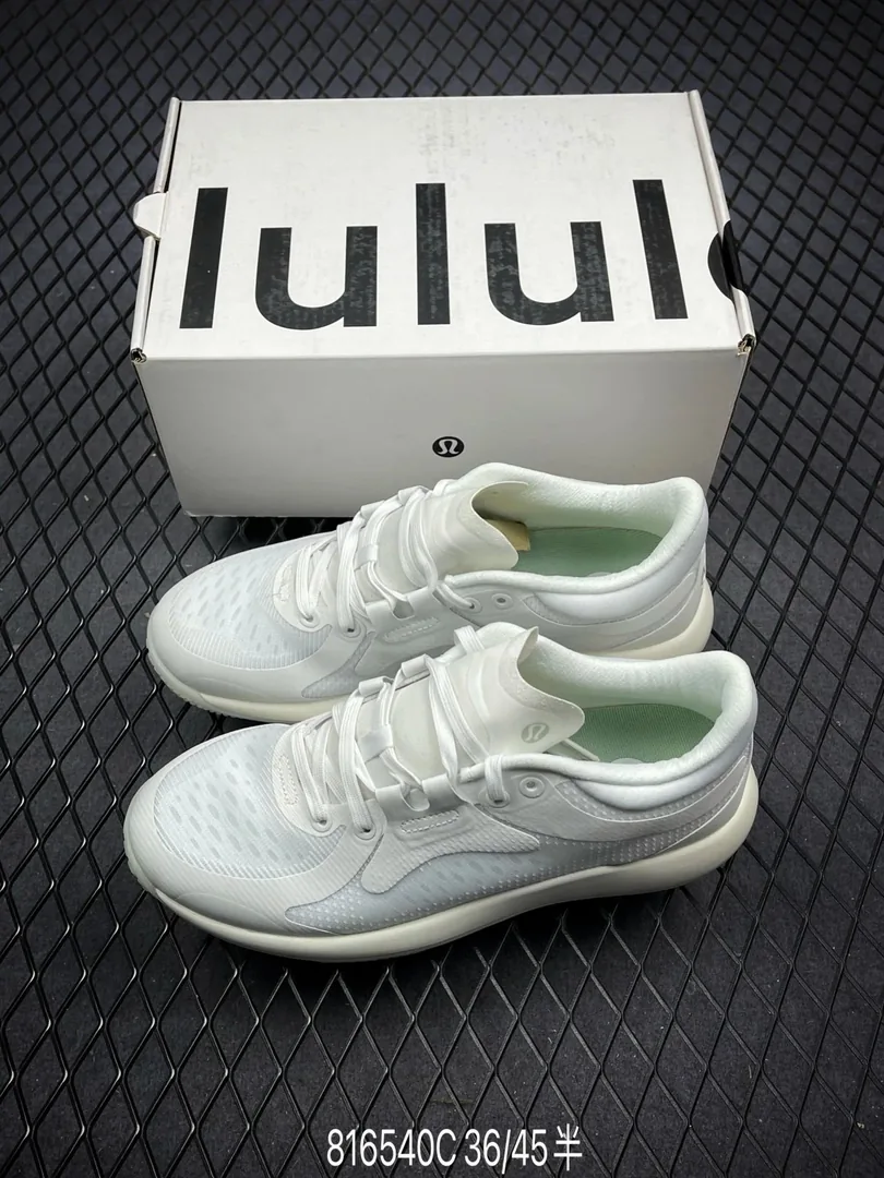 Lululemon Chargefeel Workout Mid — Photo 15