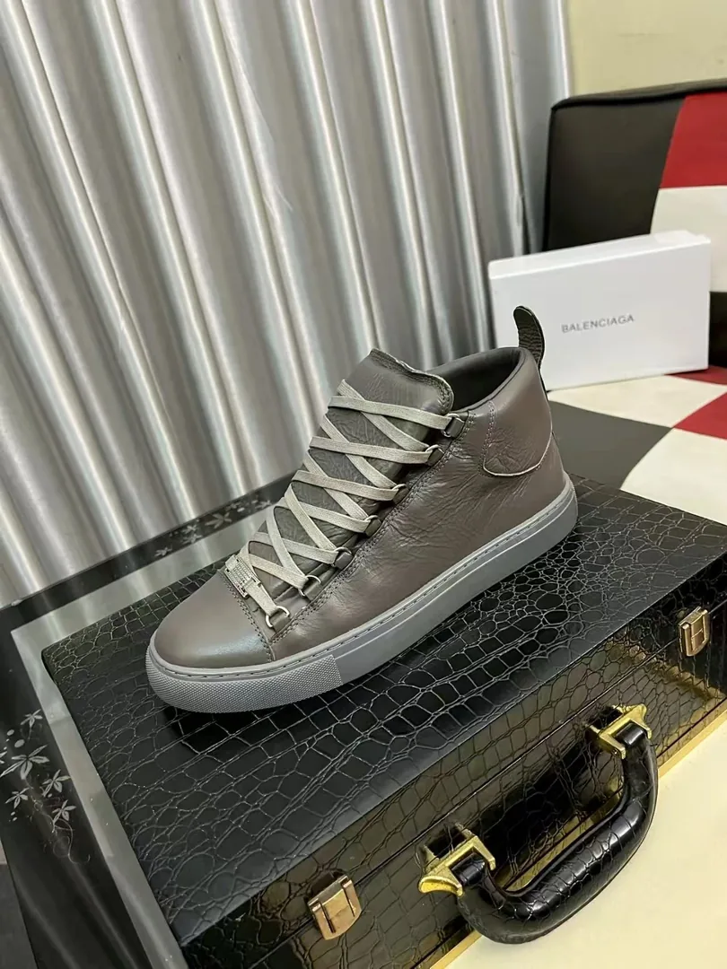 Balenciaga Arena Black Leather Sneakers — Photo 2