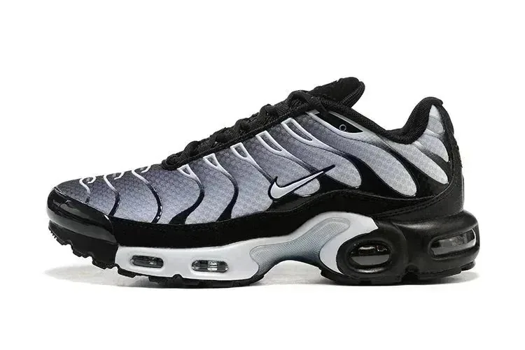 Nike Air Max Plus TN Black Sneakers — Photo 4