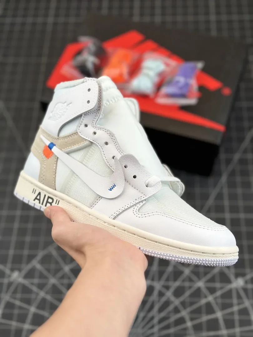 Off-White Air Jordan 1 High — Photo 2