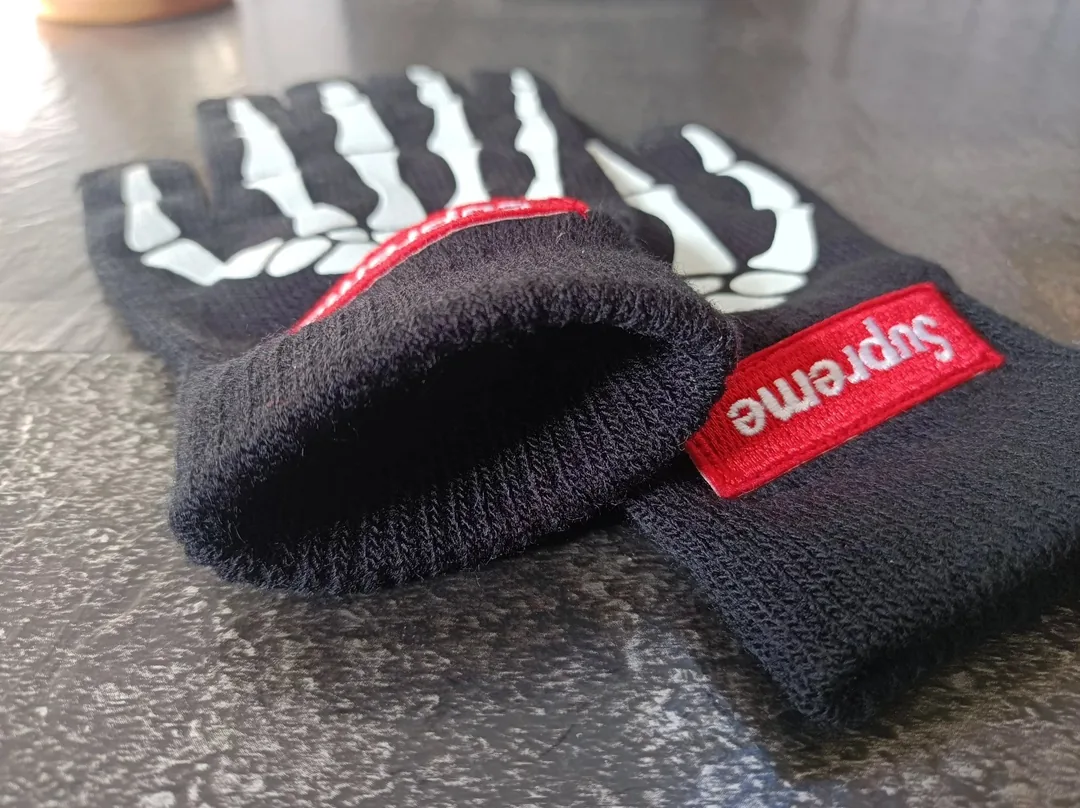 Supreme Skeleton Touchscreen Gloves — QC