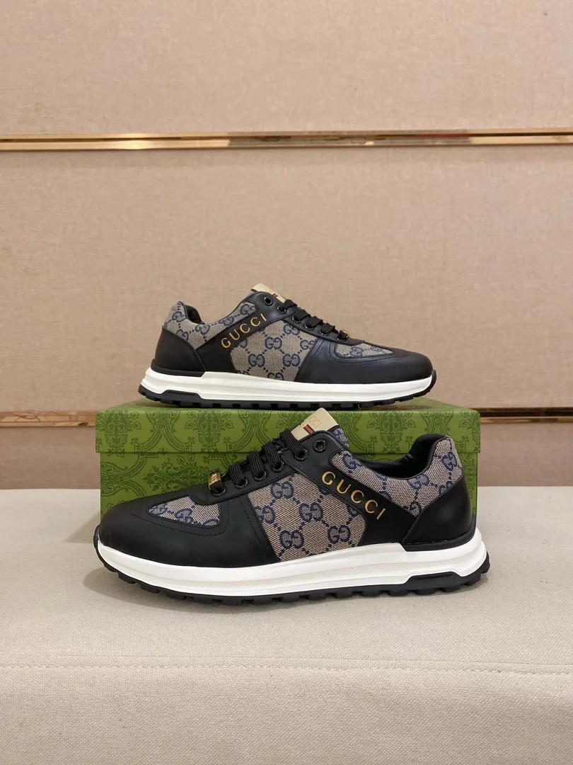 Gucci Round-Toe Low-Top Sneakers — QC