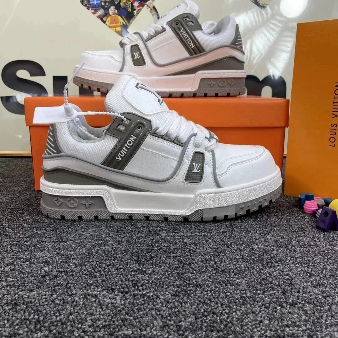 Louis Vuitton LV Trainer White Lace-Up Sneakers — Photo 12
