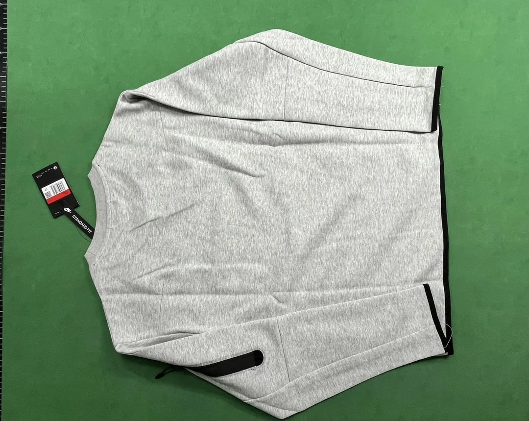 Sweatshirt — Photo 2