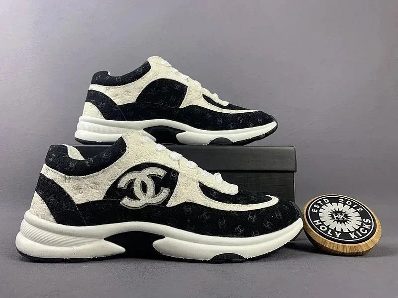 Chanel Black White Low-Tops — Photo 11