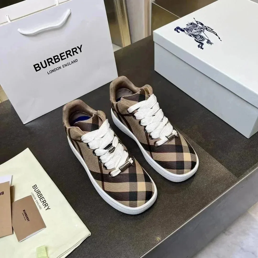 Burberry Balenciaga Streetwear Sneakers — Photo 3