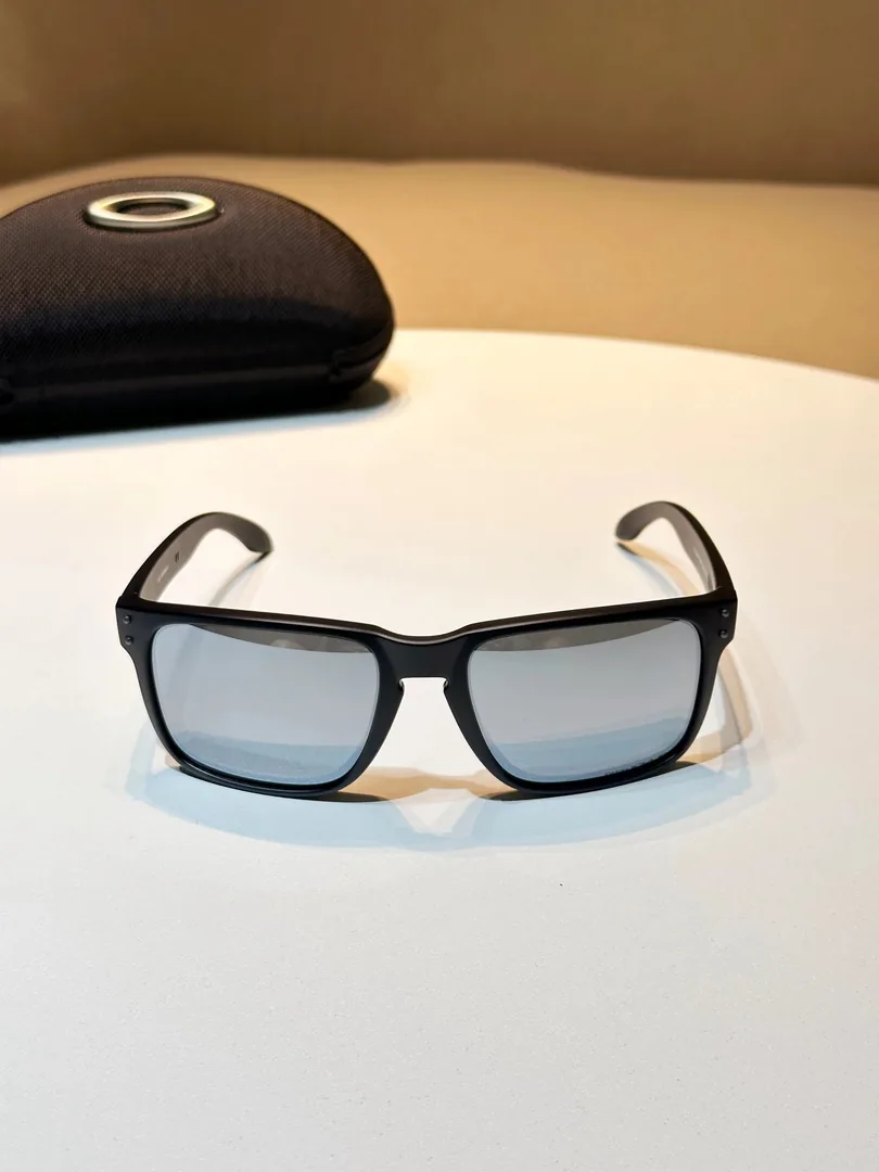 Lightweight Polarized Sunglasses — Photo 10