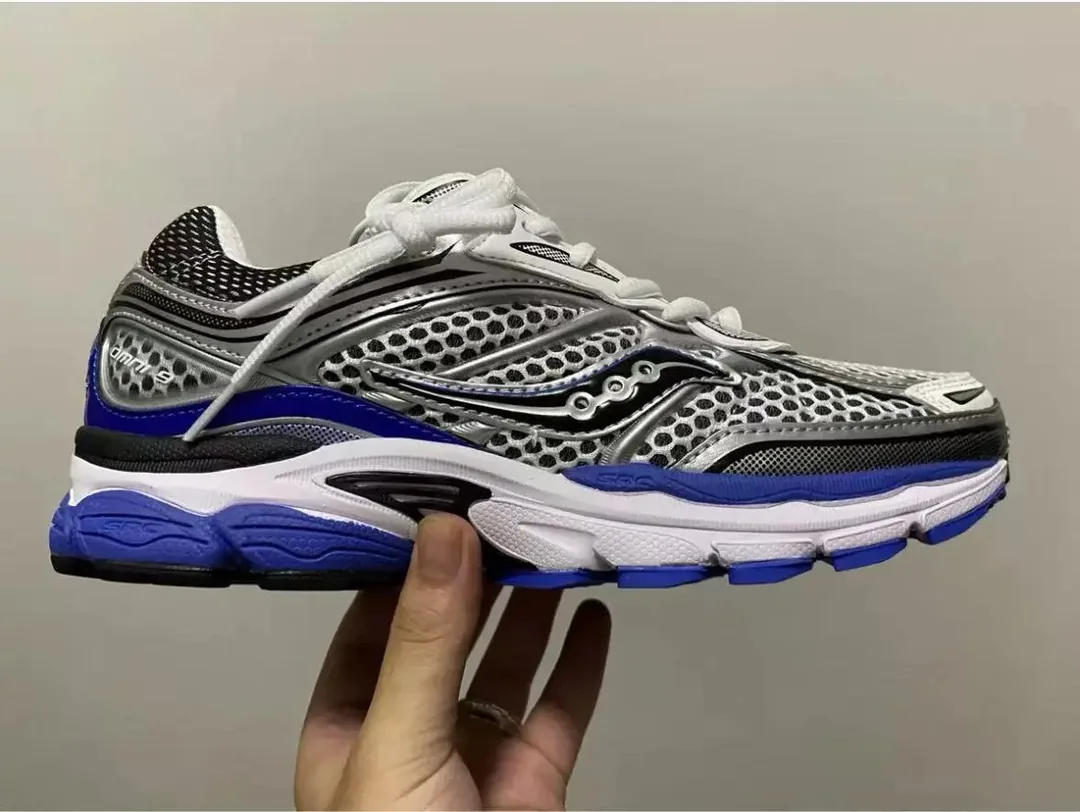 Saucony ProGrid Omni 9 (Bottega Veneta) DBD Cushioned Running Sneakers — Photo 4