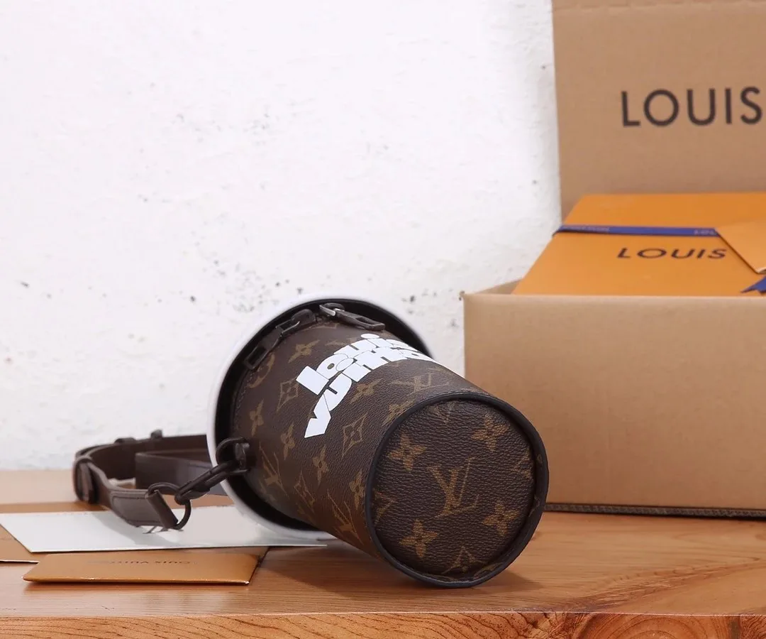 Louis Vuitton Everyday Coffee Cup Bag — Photo 13