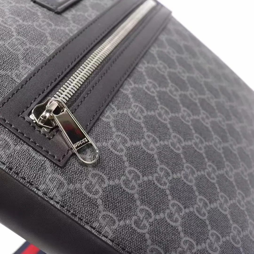 Gucci Messenger Bag — Photo 9