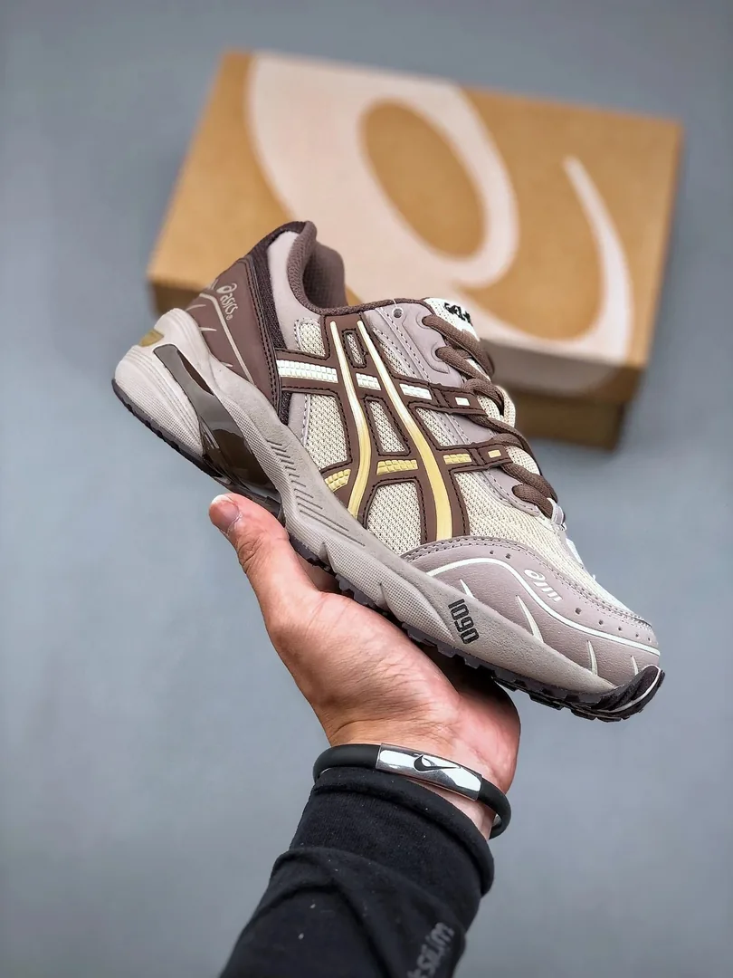 Asics Tiger Gel-1090 Retro Sneakers — Photo 4