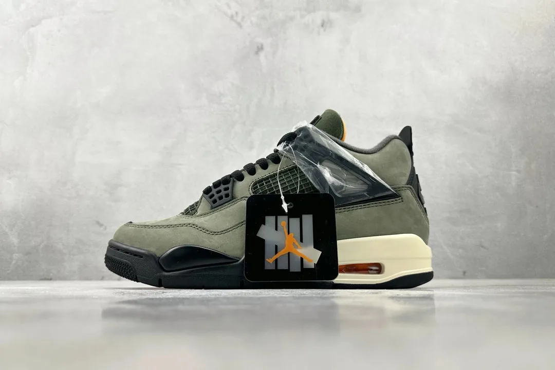 Air Jordan 4 Undefeated Green