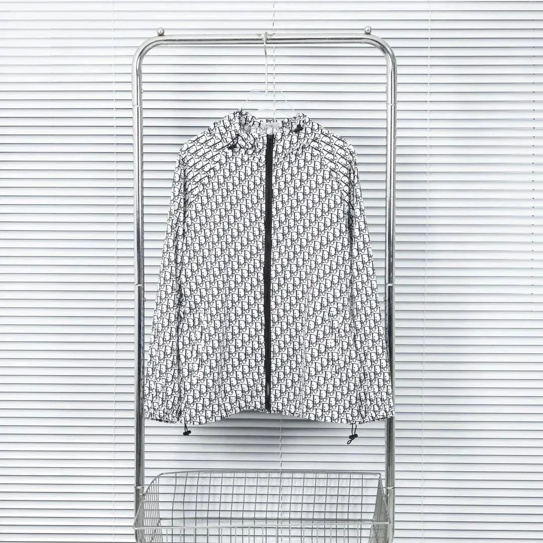 Pullover Hoodie — Photo 13